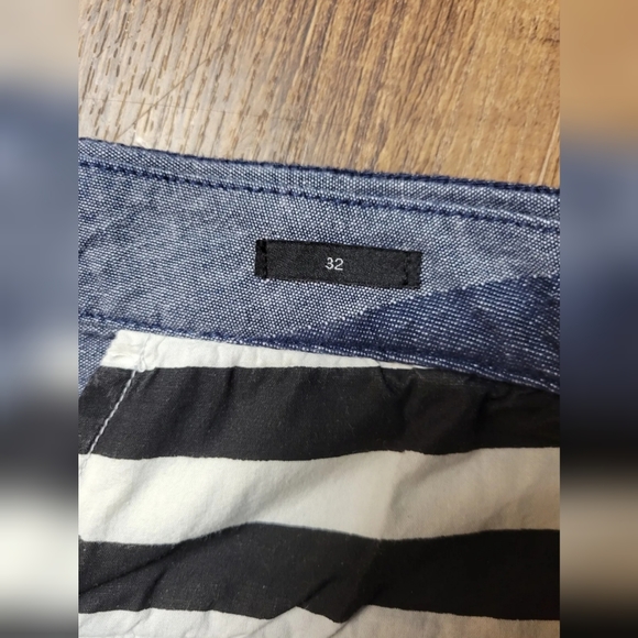 Volcom chambray shorts - Picture 4 of 12